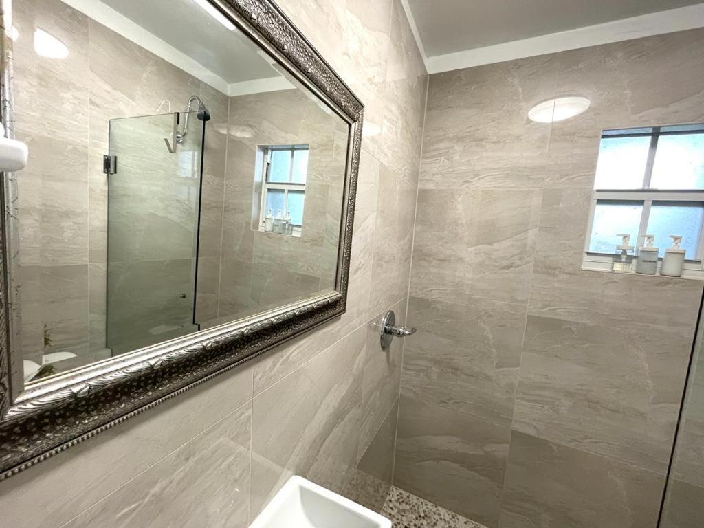 Cozy Room In The Heart Of Little Havana Μαϊάμι Εξωτερικό φωτογραφία